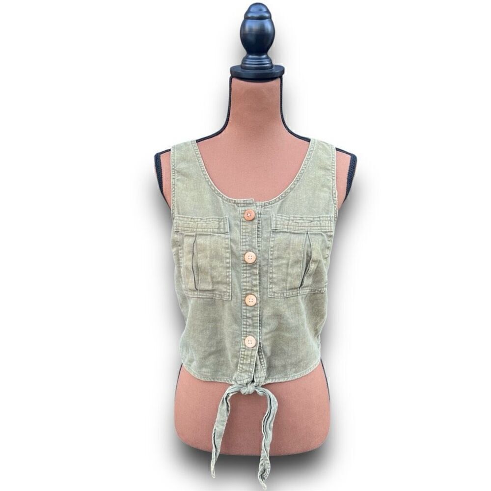 Vanilla Star, Sleeveless Button up Front Tie Acid Wash Crop top Juniors’ Medium